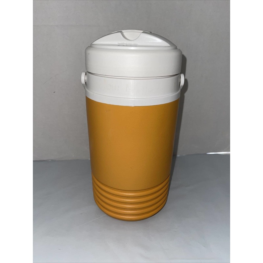 Vintage Igloo 1/2 Gallon Water Jug•Yellow•Spout•Water Cooler